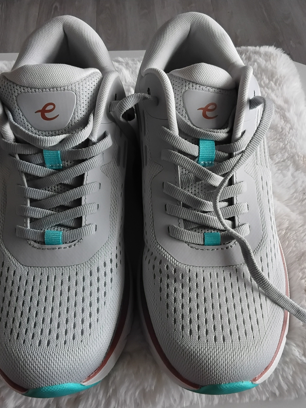 Easy Spirit Light Gray Sneakers with Teal Accents
